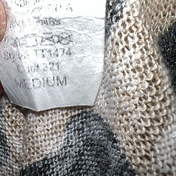 Raw Edge vneck cheetah print sweater with front knot size medium - Picture 6 of 6